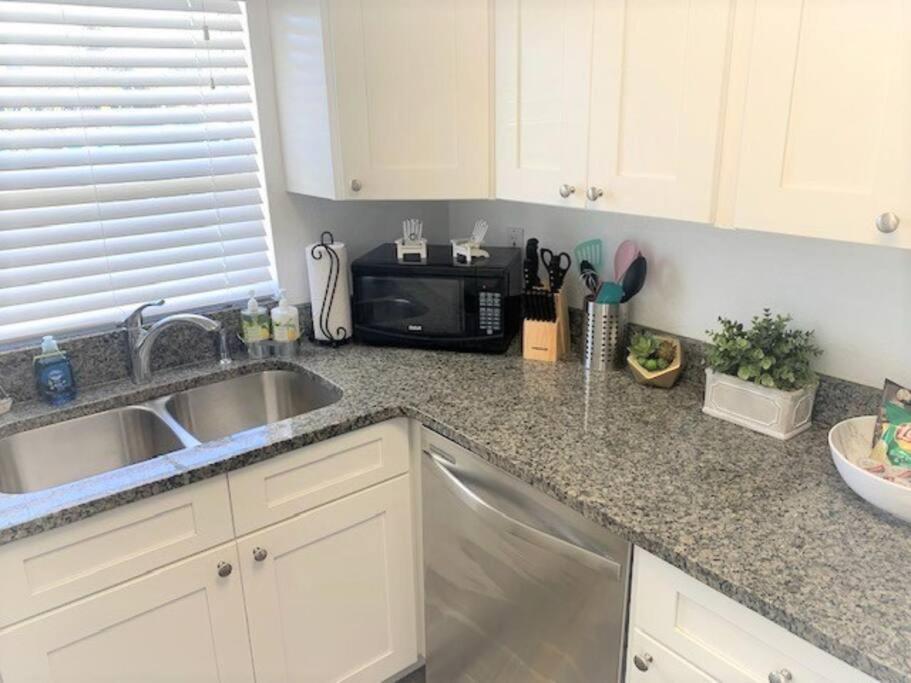 Beautiful Bright & Sparkling 2Bed 1Bath Beach Retreat - Unit 212 Cocoa Beach Exteriér fotografie